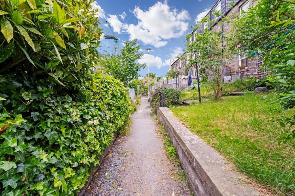 Cheerful Stays - Westend Cottage With Secured Parking Edinburgh Exterior foto